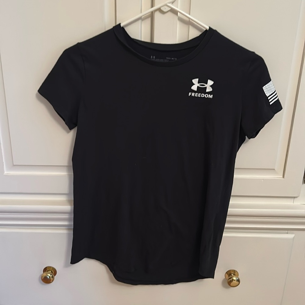Under Armour Loose Gray Freedom T- Shirt Boys Size YL